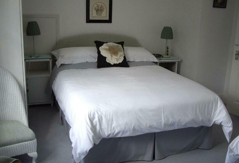 민박 The Coach House