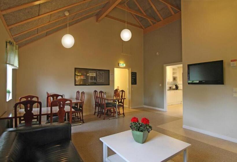 Bergs Slussar Vandrarhem & Stugor