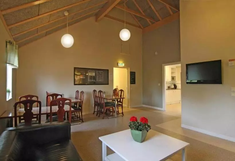 Bergs Slussar Vandrarhem & Stugor