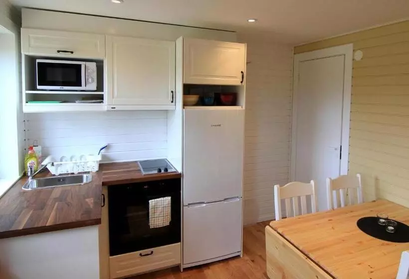 Bergs Slussar Vandrarhem & Stugor