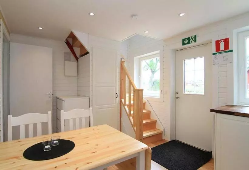 Bergs Slussar Vandrarhem & Stugor