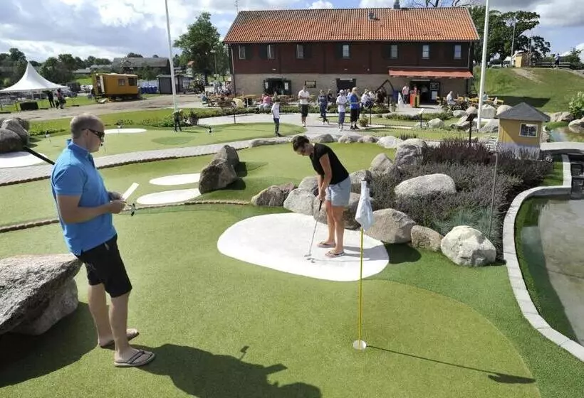 Bergs Slussar Vandrarhem & Stugor