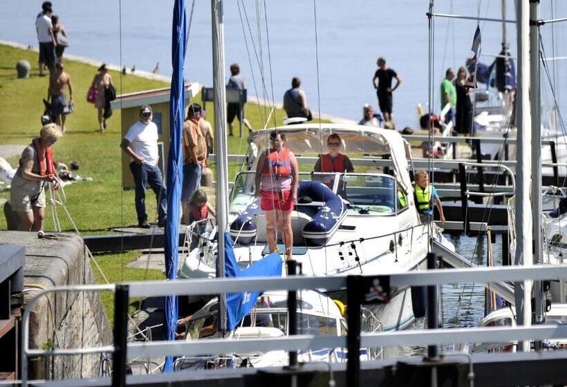 Bergs Slussar Vandrarhem & Stugor