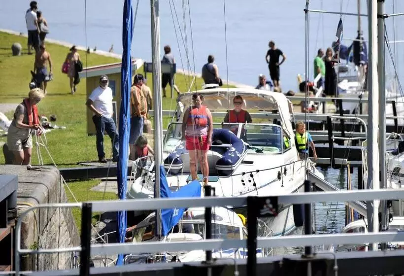Bergs Slussar Vandrarhem & Stugor