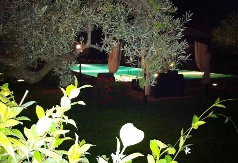 ホテル Agriturismo La Rustica