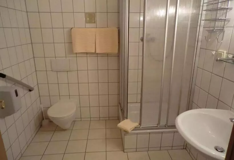 Hotelli Zum Schneekopf Garni