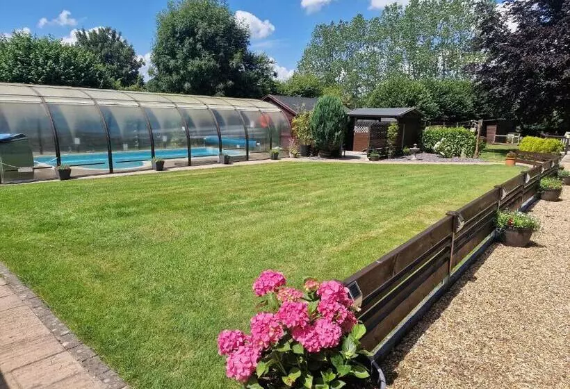 Majatalo Cypress Log Cabins Accommodation