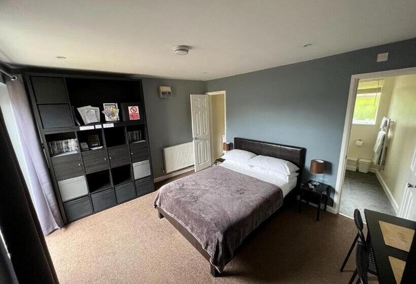 פנסיון Cypress Log Cabins Accommodation