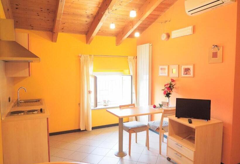 膳宿费 Miniappartamenti, Camere Lanterna Blu