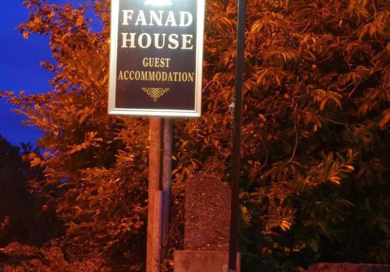 تختخواب و صبحانه Fanad House