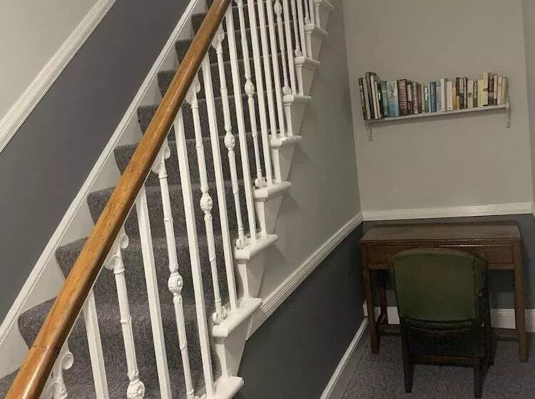 בית מלון כפרי Abbots Mead