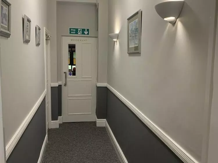 בית מלון כפרי Abbots Mead