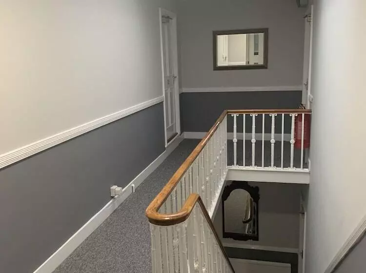 בית מלון כפרי Abbots Mead