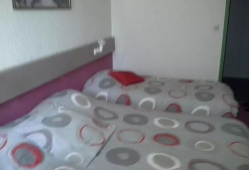 Отель Contact Hôtel Come Inn