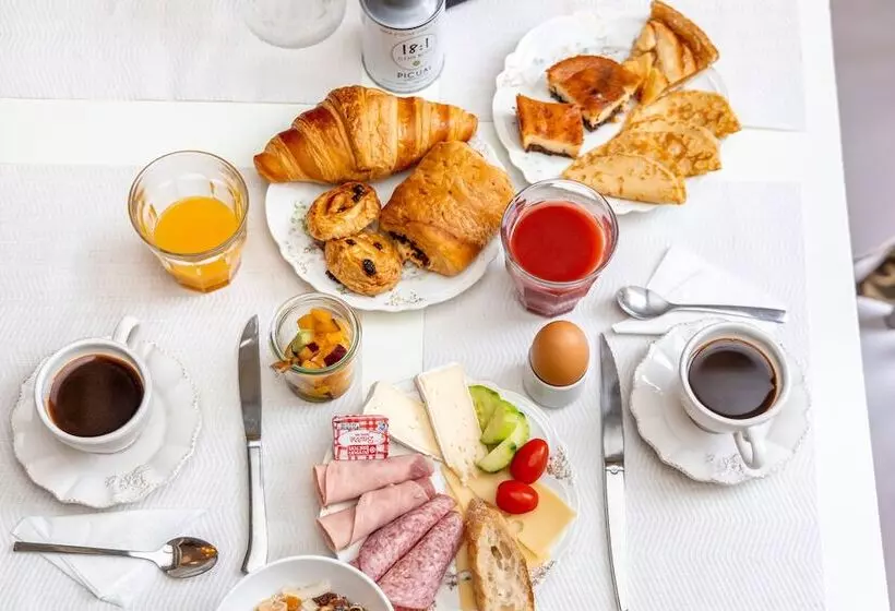 Отель Demeures & Châteaux Hôtel De La Porte Saint Malo