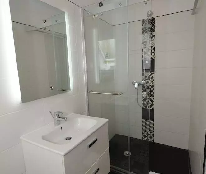 Отель Demeures & Châteaux Hôtel De La Porte Saint Malo