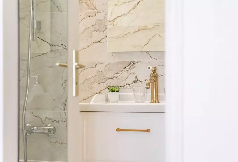 Отель Demeures & Châteaux Hôtel De La Porte Saint Malo