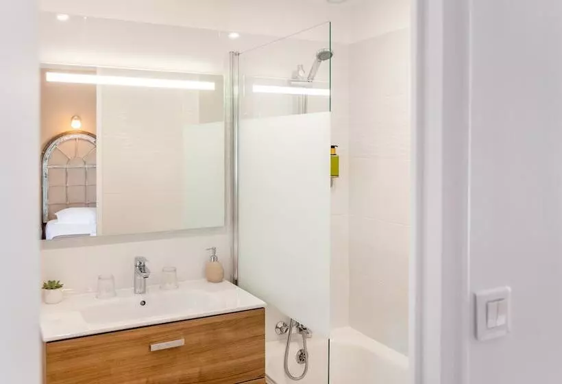 Отель Demeures & Châteaux Hôtel De La Porte Saint Malo