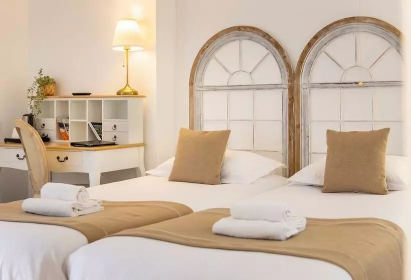 Отель Demeures & Châteaux Hôtel De La Porte Saint Malo