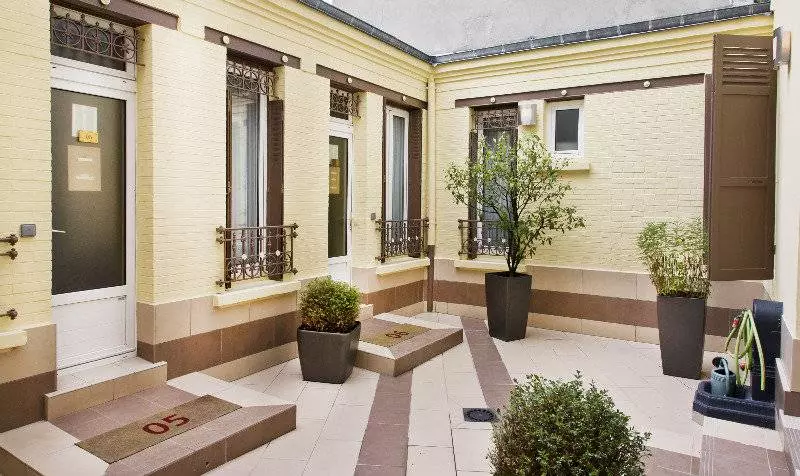 Hôtel Des Arts Montmartre