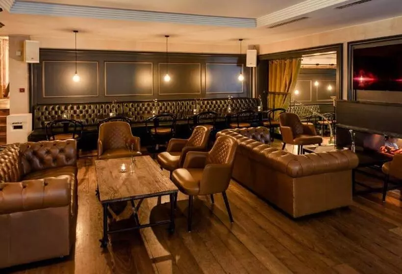 Killarney Plaza Hotel & Spa