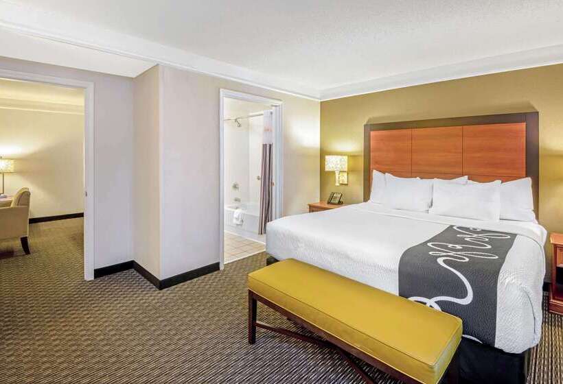 فندق La Quinta By Wyndham San Antonio Airport