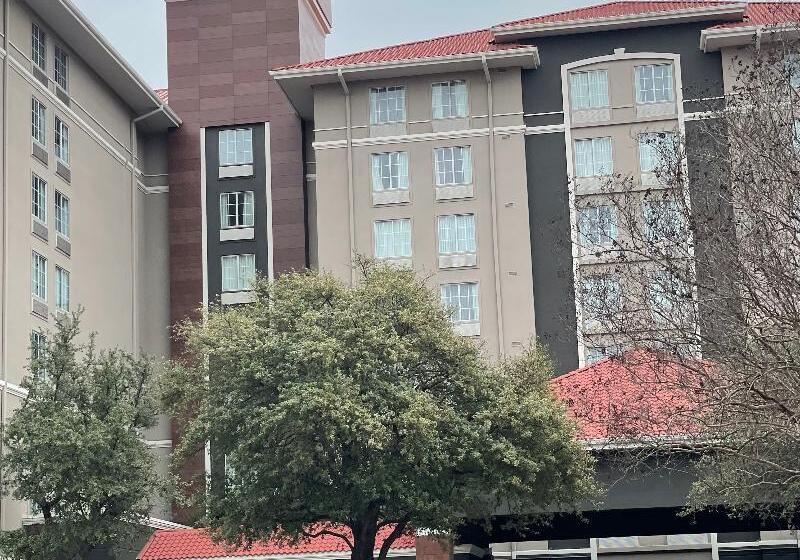 فندق La Quinta By Wyndham San Antonio Airport