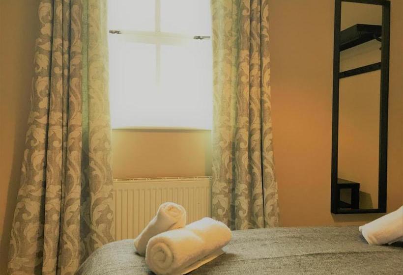 Отель Zuni Townhouse