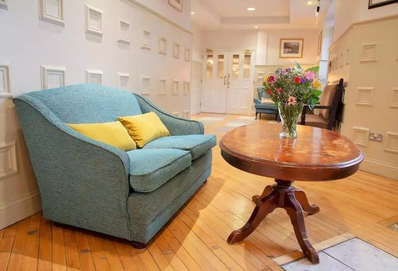 Отель Peacockes