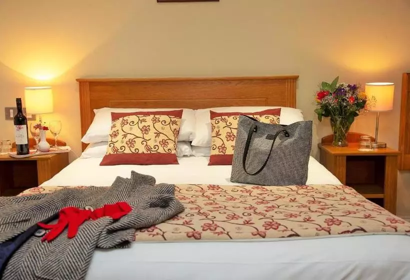 Отель Peacockes