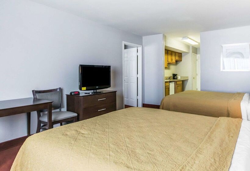 호텔 Quality Inn & Suites University Airport