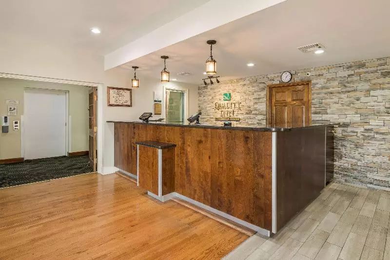 فندق Quality Inn Tulsa Central