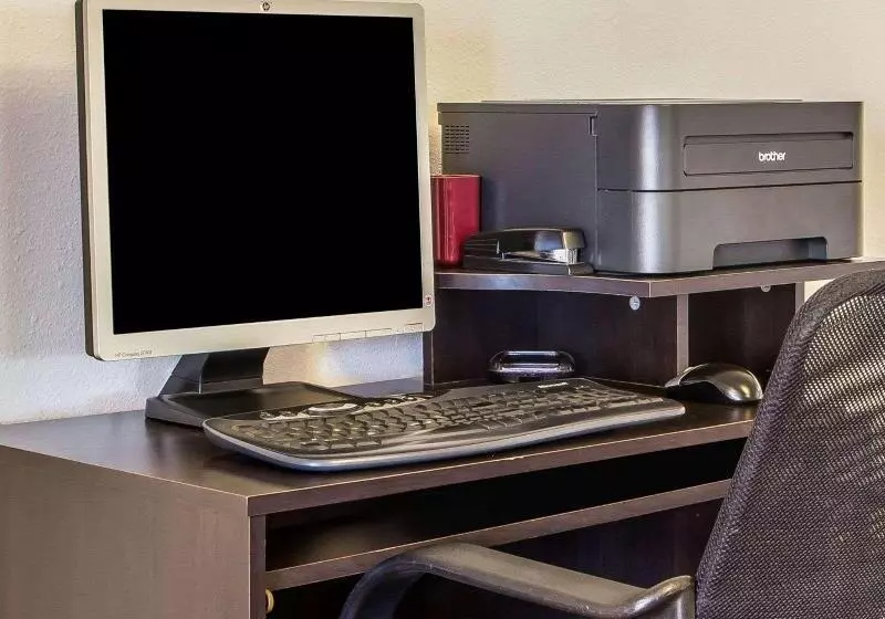 فندق Quality Inn Tulsa Central