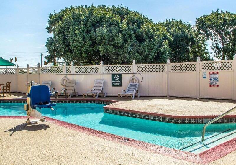 Szálloda Quality Inn Tulsa Central