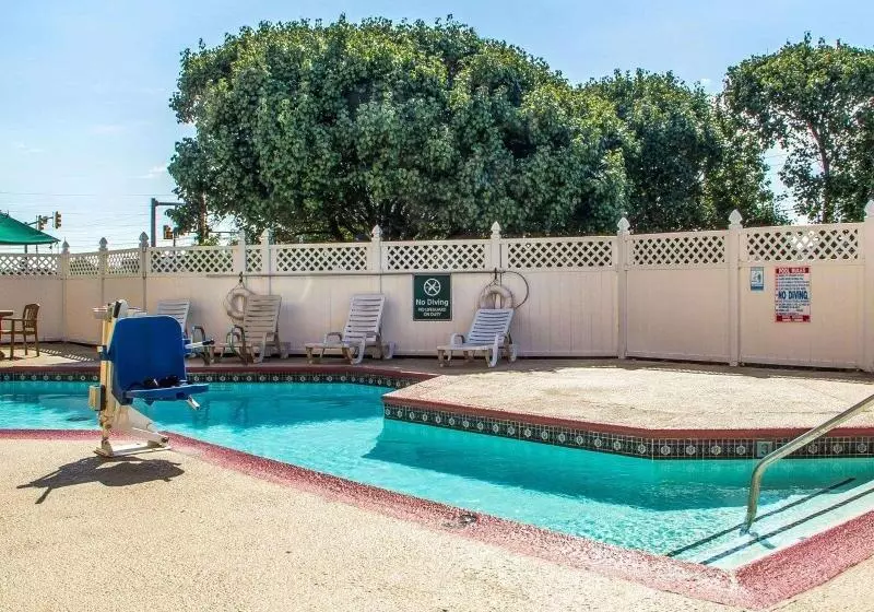 فندق Quality Inn Tulsa Central