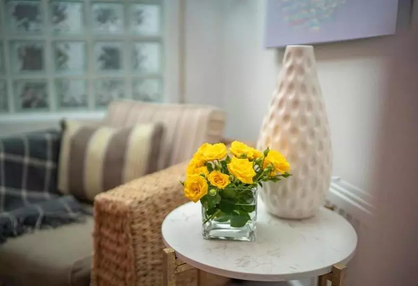 Отель Pier House