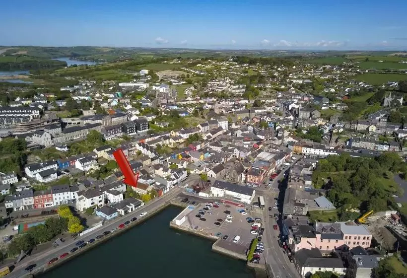 Отель Pier House