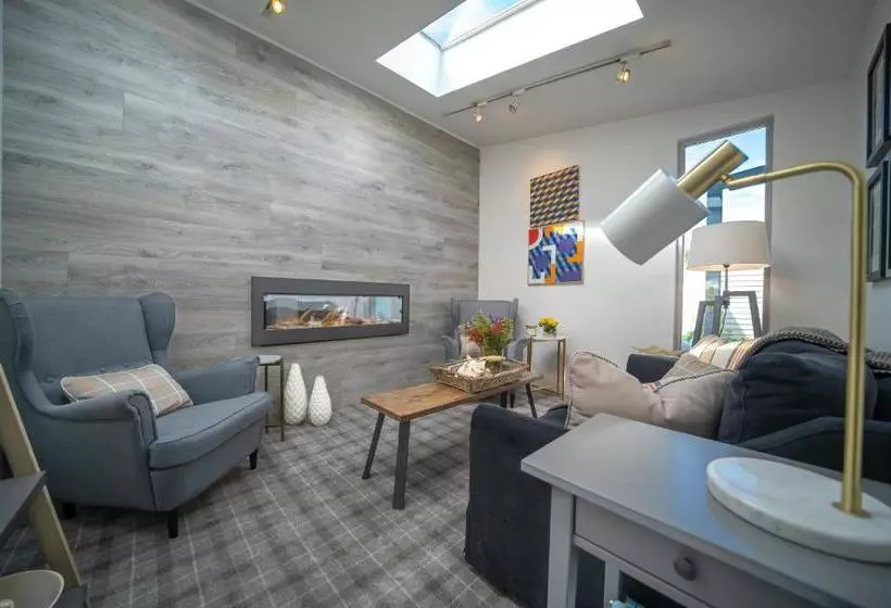 Отель Pier House