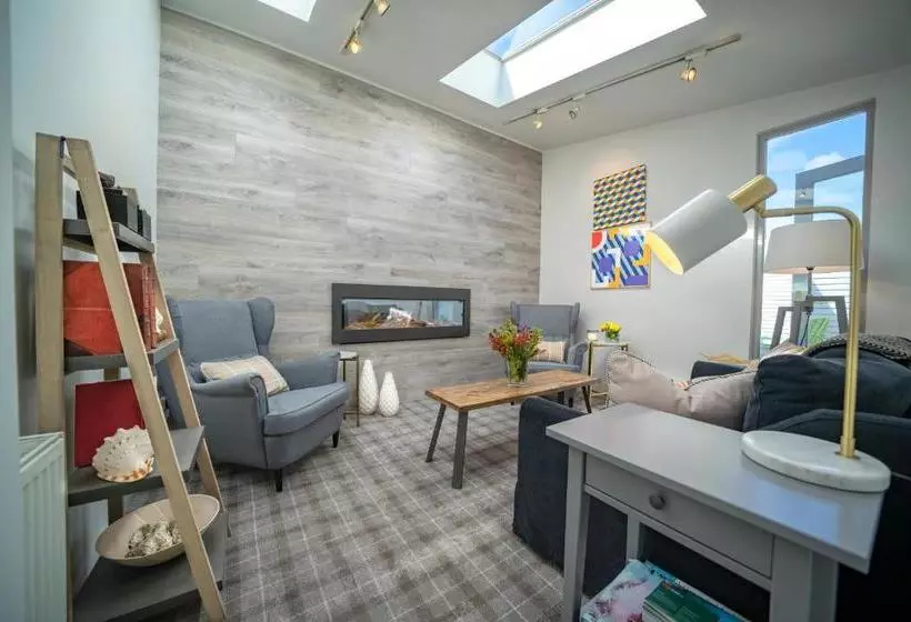 Отель Pier House