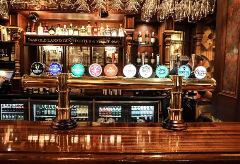 Отель The Lansdowne