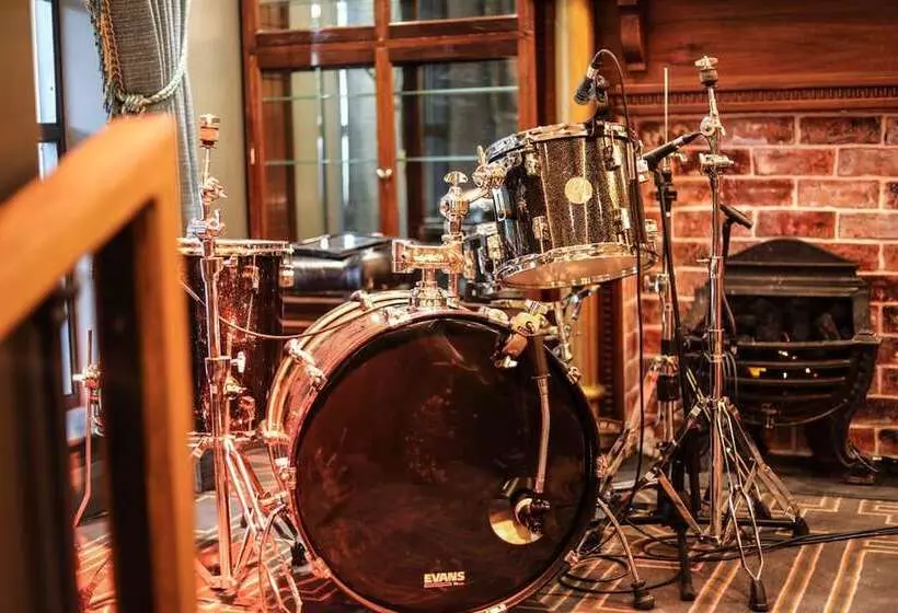 Отель The Lansdowne