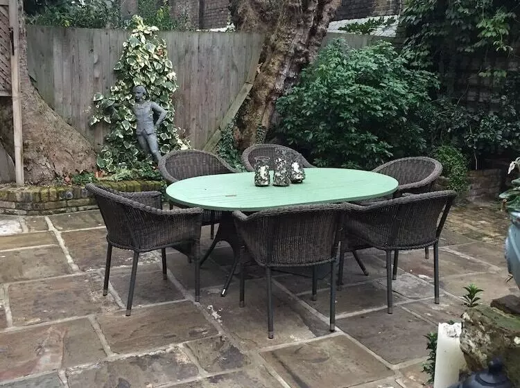 Vancouver Hotel And Studios