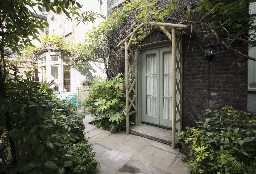 Vancouver Hotel And Studios