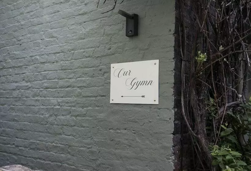 Vancouver Hotel And Studios