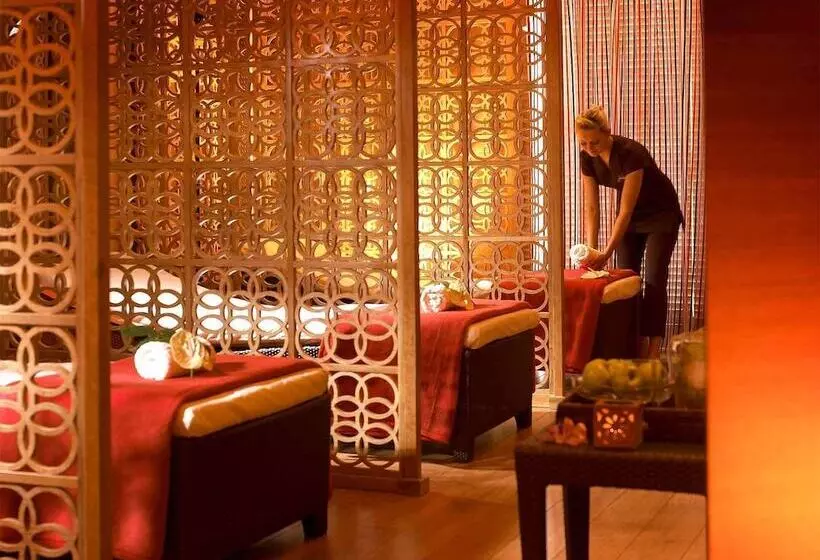 Отель Westport Coast