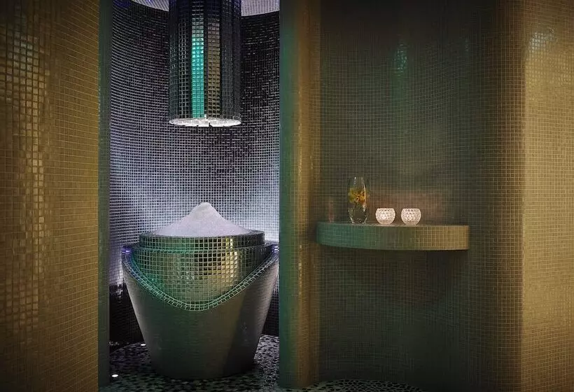 Отель Westport Coast