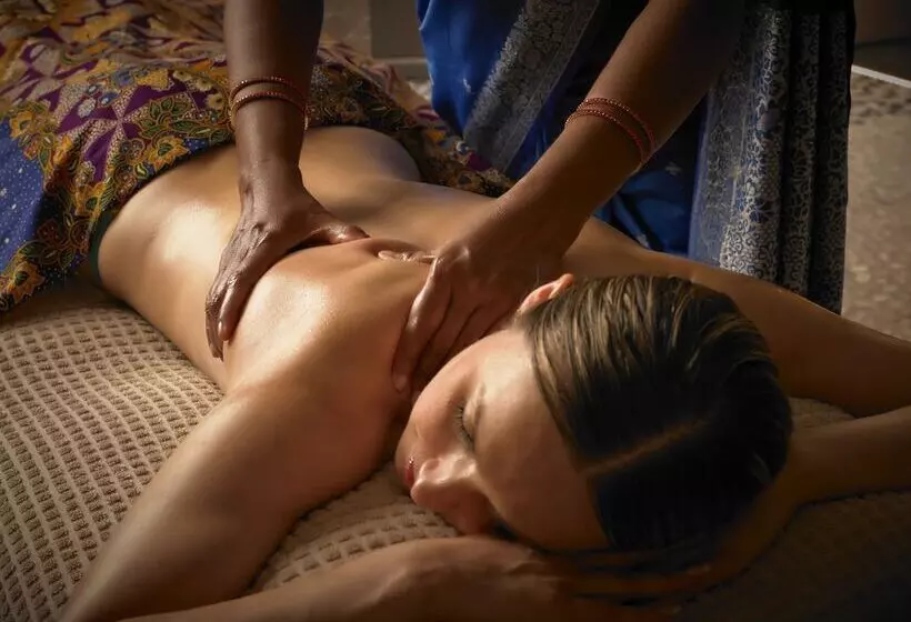 Отель Westport Coast