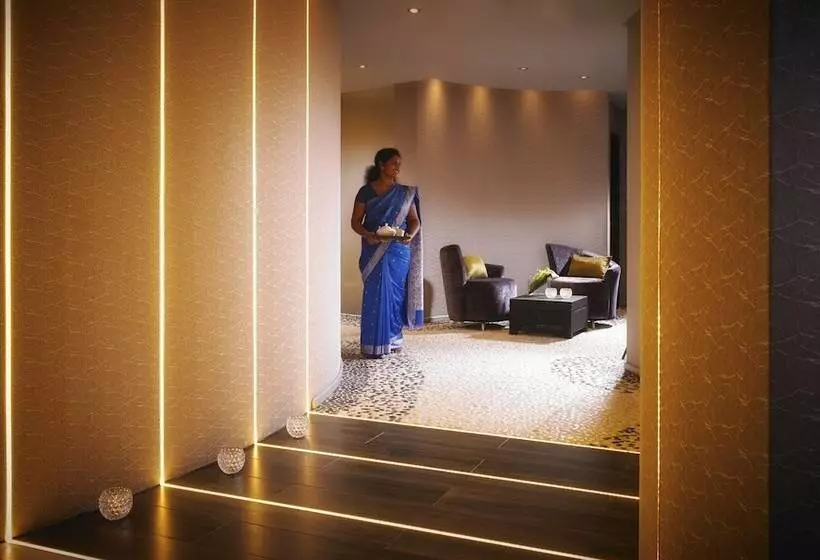 Отель Westport Coast