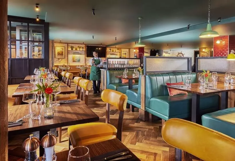 Отель Westport Coast