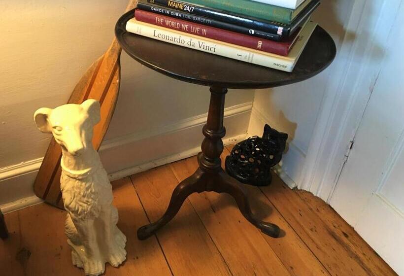 호스텔 Center Lovell Inn